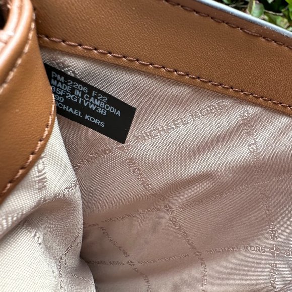 Michael Kors Jet Set Travel Large Double Zip Wallet Center Stripe MK Brown Multi - Picture 5 of 6